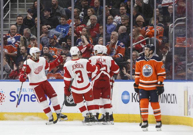 15247148_web1_190123-RDA-Red-Wings-Oilers_1.jpg